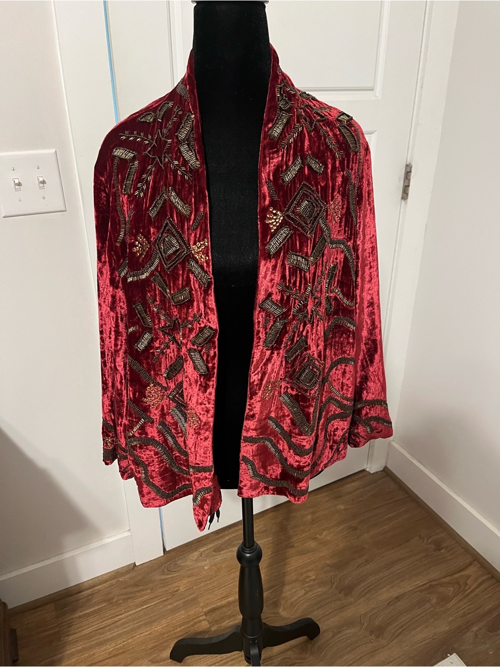 Lucky Brand Women’s Red Beaded Velvet Jacket Size Medium NWT 3/4 Sleeve